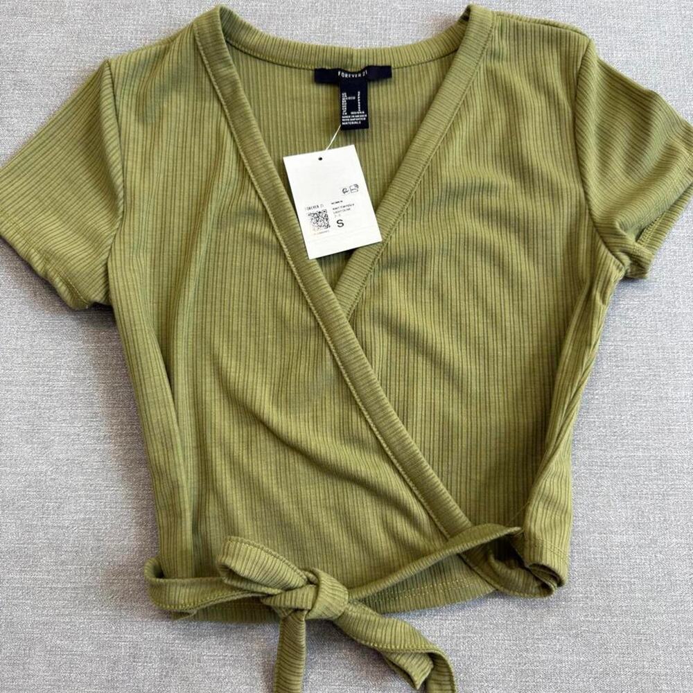 Forever 21 green ribbed crop
